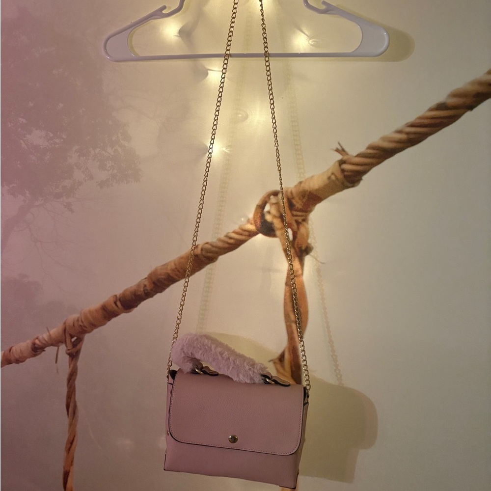Little pink bag with fur handle